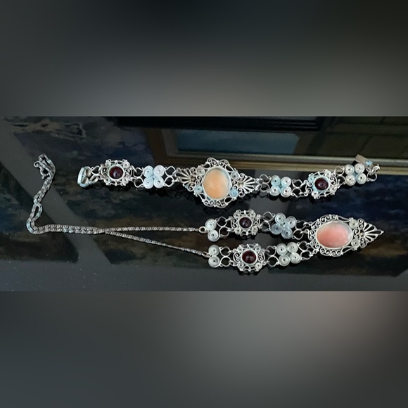 Antique Early 1900s Carved Shell Cameo Filigree Necklace & Bracelet Set - Picture 4 of 16